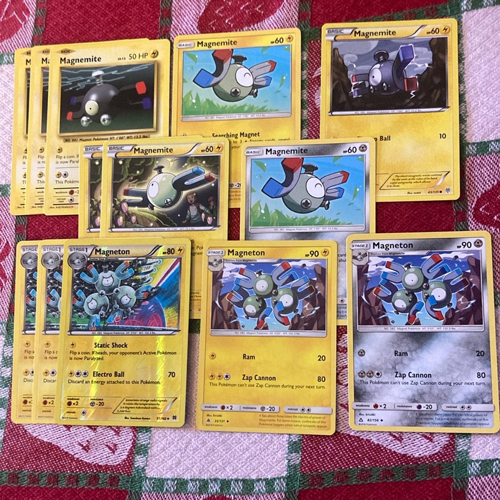 Pokémon TCG Magnemite/Magneton Bundle (13 Cards)